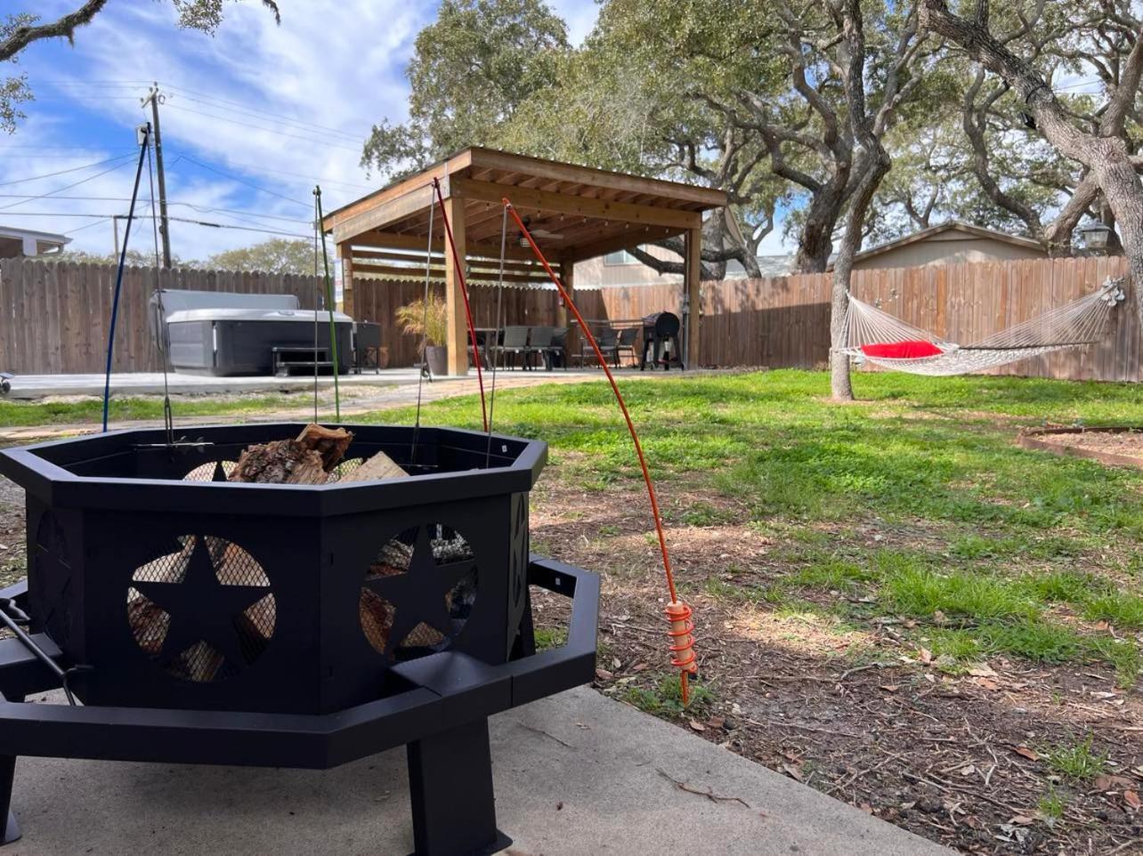 הוילה רוקפורט Knot Bay Haven, Dog Friendly, Hot Tub, Fenced Yard, Patio And Grill, 3 Br מראה חיצוני תמונה