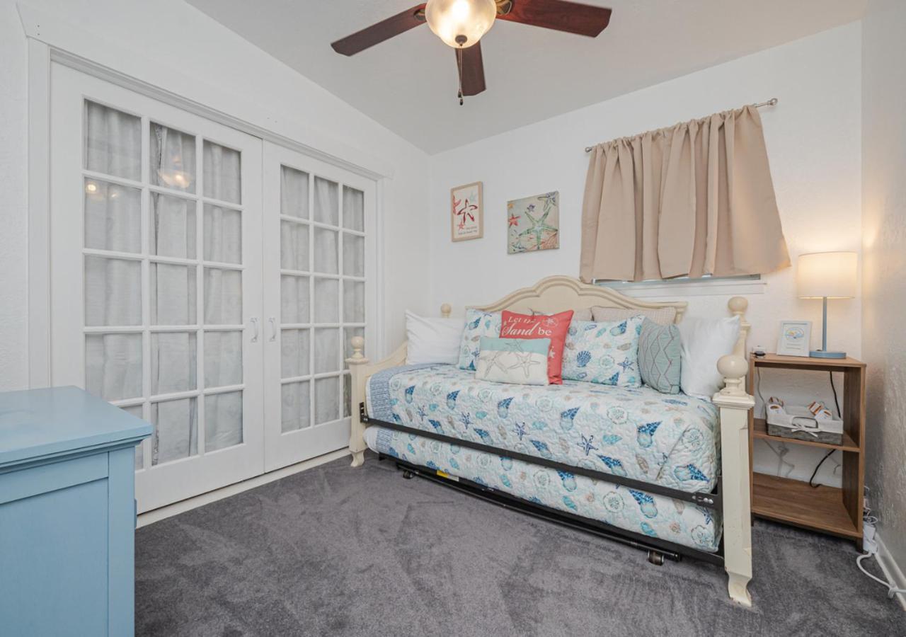 הוילה רוקפורט Knot Bay Haven, Dog Friendly, Hot Tub, Fenced Yard, Patio And Grill, 3 Br מראה חיצוני תמונה